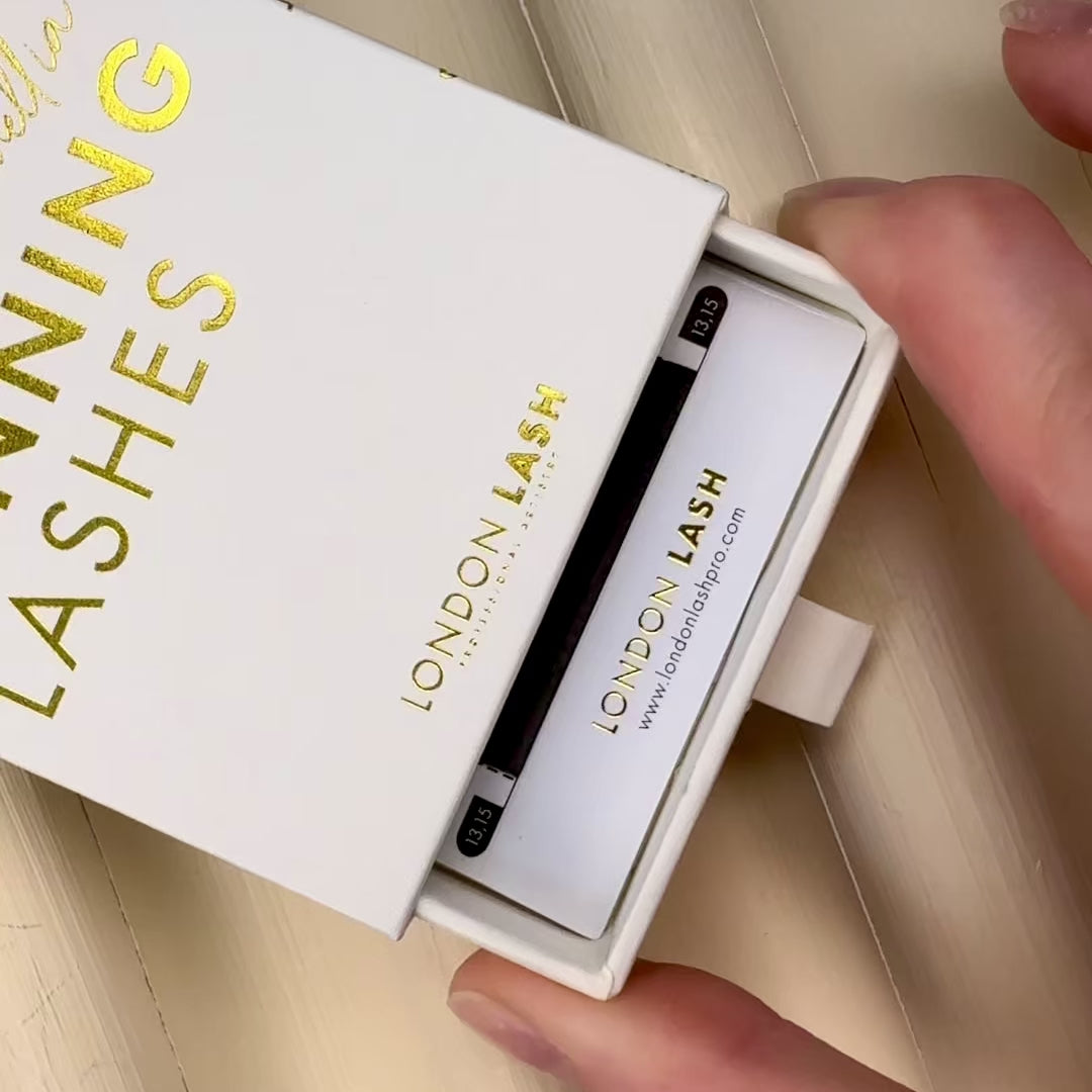 CAMELLIA - GETEXTUREERDE GEMAKKELIJK UITWAAIENDE MEGA VOLUME WIMPERS 0,03